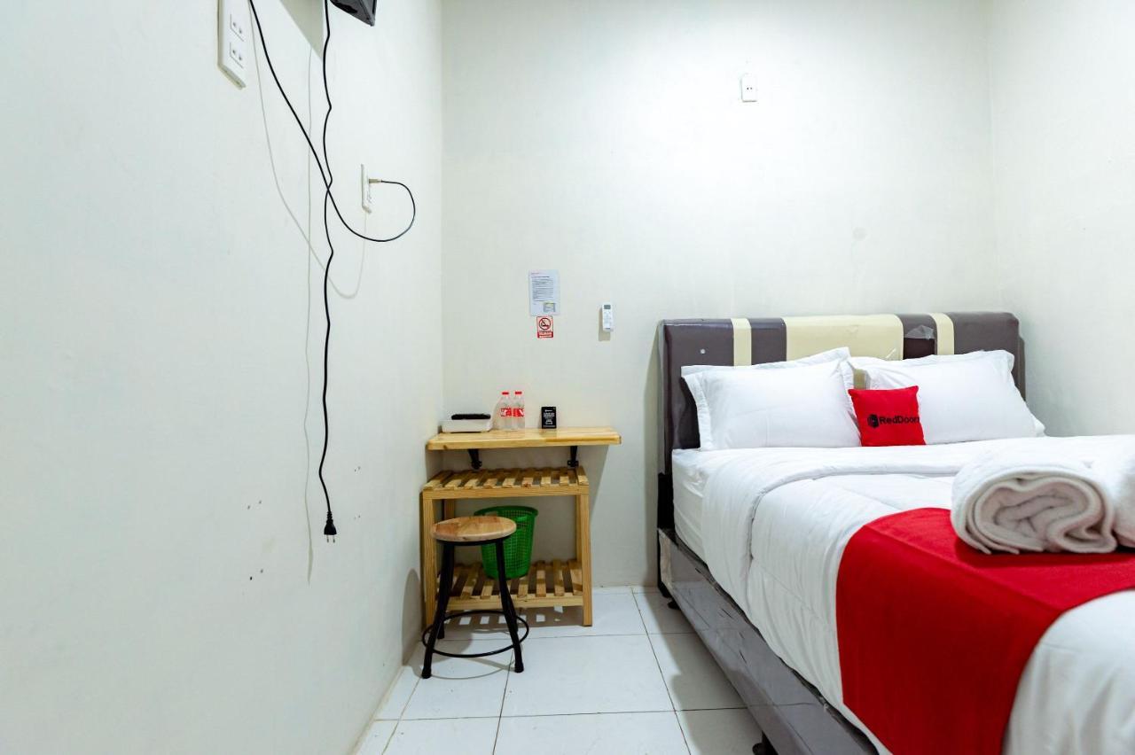 Hotel Reddoorz @ Simpang Pemda
