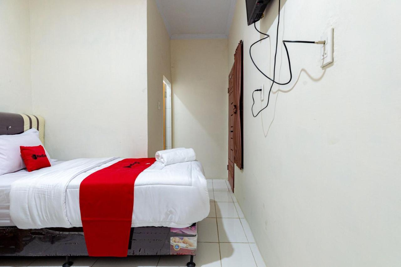 Reddoorz @ Simpang Pemda Hotel